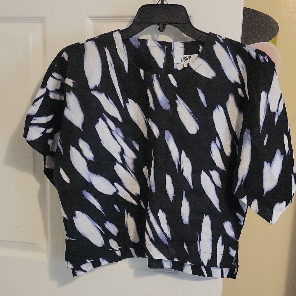 DKNY Pure SzSM Linen Black and White Patterned 3/4 sleeve crop Top